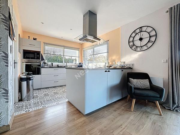 Maison de plain pied à vendre à Liré - 3 chambres, dépendance, jardin et vue dégagée