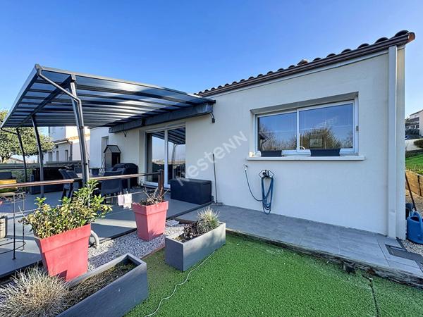 Maison de plain pied à vendre à Liré - 3 chambres, dépendance, jardin et vue dégagée