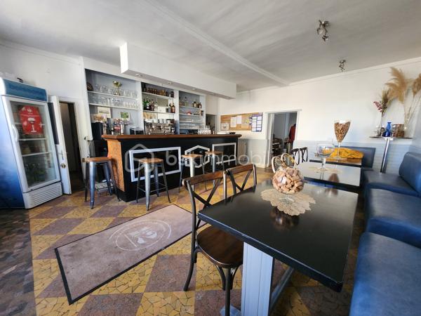 Local d activites de 208 m²