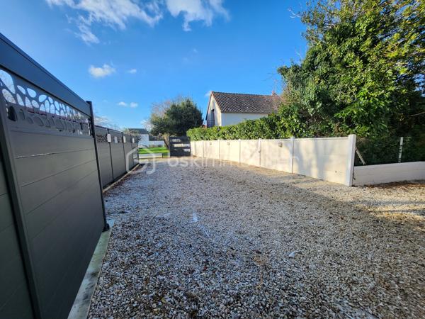 Local d activites de 208 m²