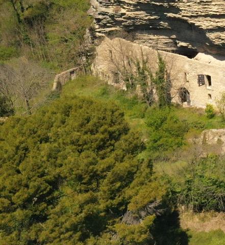 Fontaine-de-Vaucluse (84800) Remise à rénover à Fontaine de Vaucluse