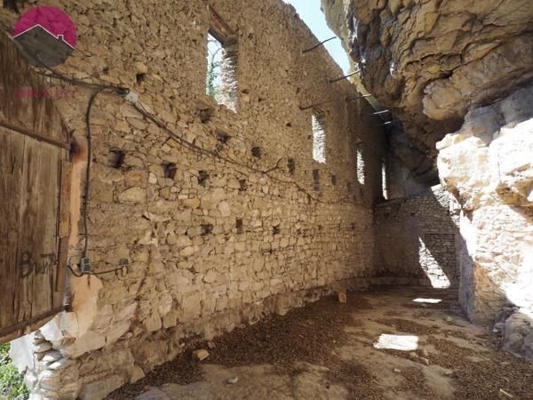Fontaine-de-Vaucluse (84800) Remise à rénover à Fontaine de Vaucluse