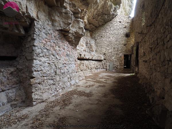 Fontaine-de-Vaucluse (84800) Remise à rénover à Fontaine de Vaucluse