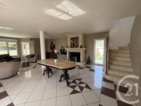 Maison à vendre  7 pièces - 200 m 2   EYSINES  - 33