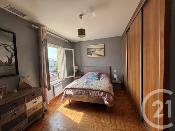 Maison à vendre  7 pièces - 200 m 2   EYSINES  - 33