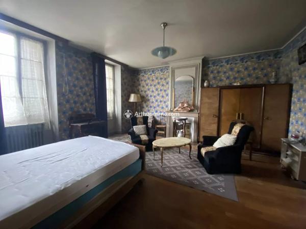 Vente Maison 10 pièces 276 m2 à Saint-Georges-de-Luzençon