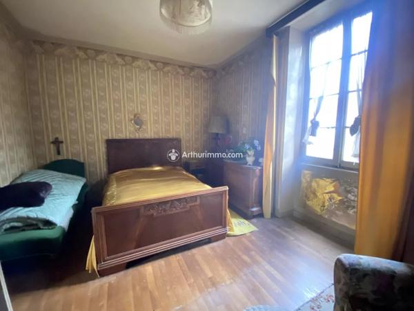 Vente Maison 10 pièces 276 m2 à Saint-Georges-de-Luzençon