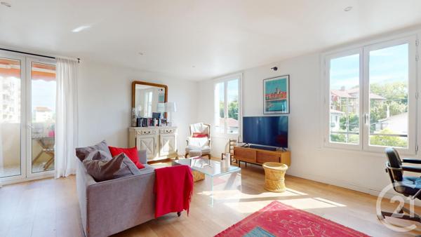 Appartement F4 à vendre  4 pièces - 84,25 m 2   BIARRITZ  - 64