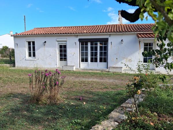 Ancienne ferme à restaurer avec hangar de 110 m², proche plages et forêt , Saint georges d oleron