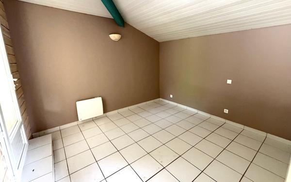 Maison à vendre    2 pièces •  Veilhes