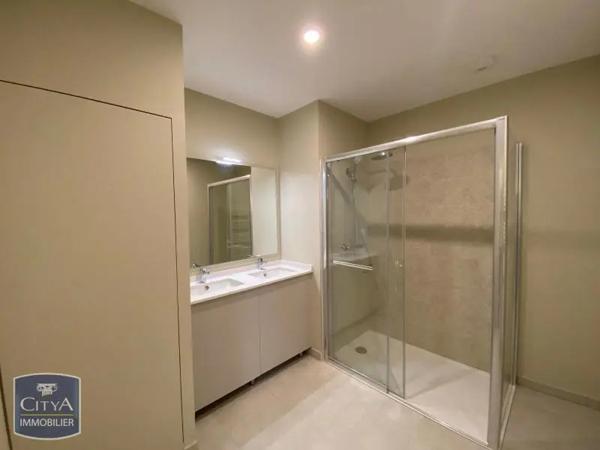 Appartement à louer 4 pièces 80.85m² Poitiers (86000)
