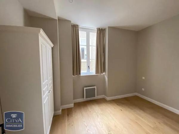 Appartement à louer 4 pièces 80.85m² Poitiers (86000)