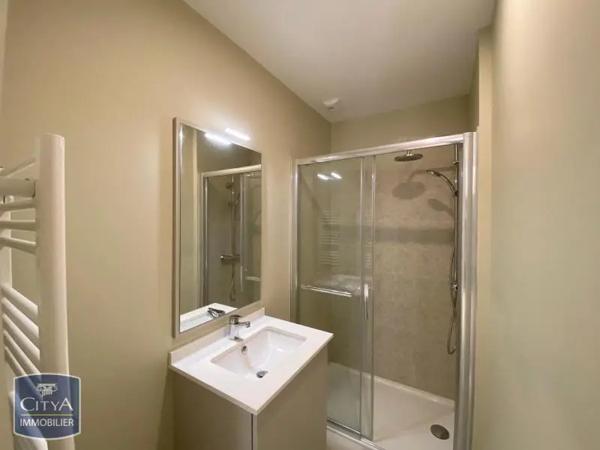Appartement à louer 4 pièces 80.85m² Poitiers (86000)