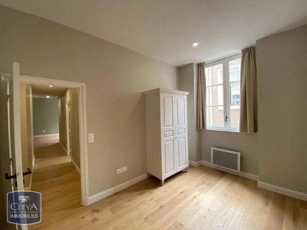 Appartement à louer 4 pièces 80.85m² Poitiers (86000)