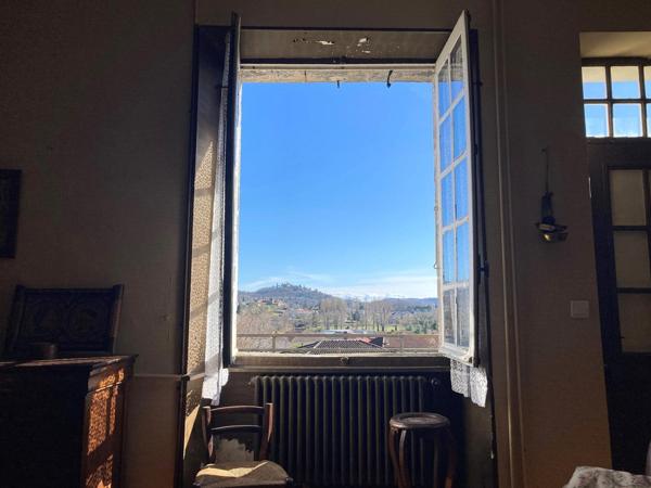 Ancien presbytère aves sonjardin à Espère