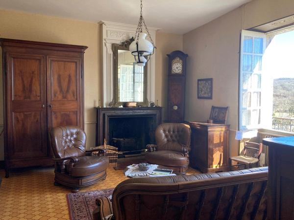 Ancien presbytère aves sonjardin à Espère