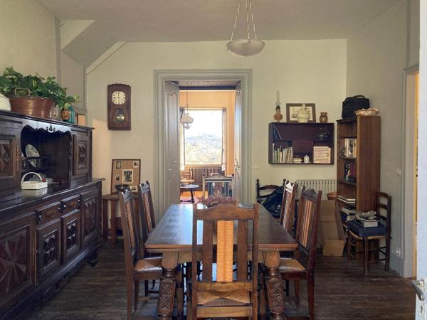 Ancien presbytère aves sonjardin à Espère