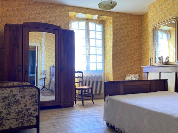 Ancien presbytère aves sonjardin à Espère