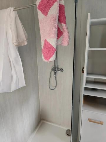 Jolie petite maison de bourg au milieu de la brenne