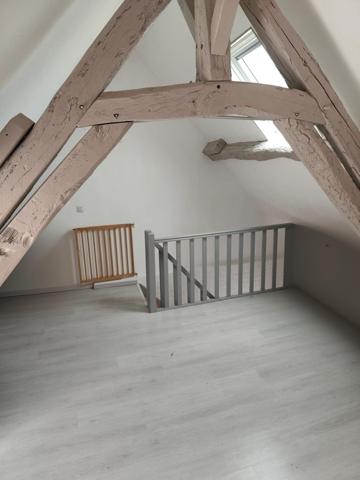 Jolie petite maison de bourg au milieu de la brenne