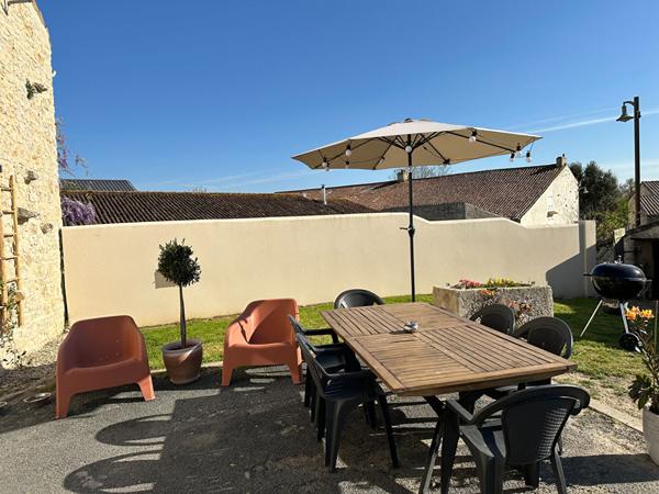 Maison ancienne de caractère - 4 chambres - 2100 m² terrain - 20min de La Rochelle