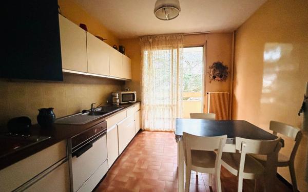 Appartement à vendre    5 pièces • 102,29 m2 Lyon 5