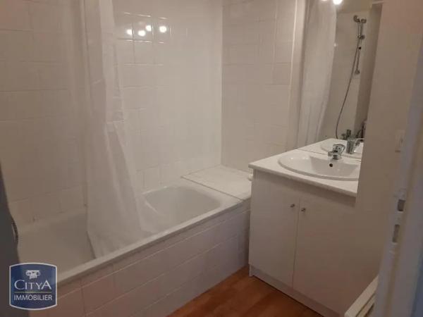 Appartement à louer 2 pièces 41.04m² Laval (53000)