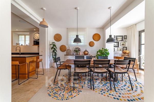 Exclusivité. Aix-en-Provence. Maison de charme rénovée , 5 chambres, piscine, appartement indépendan