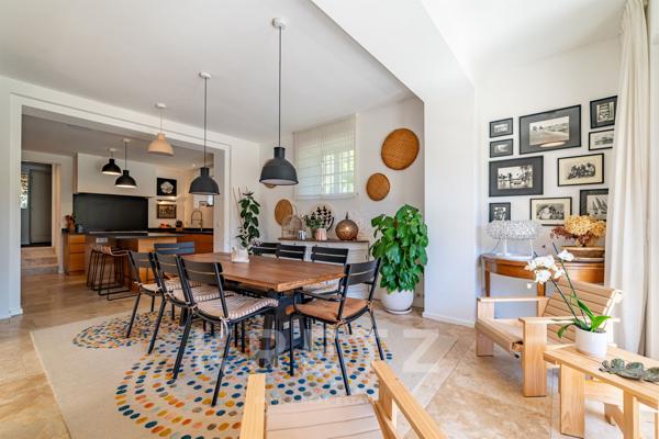 Exclusivité. Aix-en-Provence. Maison de charme rénovée , 5 chambres, piscine, appartement indépendan