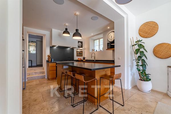 Exclusivité. Aix-en-Provence. Maison de charme rénovée , 5 chambres, piscine, appartement indépendan