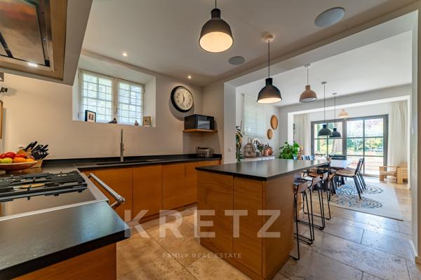 Exclusivité. Aix-en-Provence. Maison de charme rénovée , 5 chambres, piscine, appartement indépendan