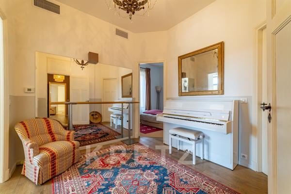 Exclusivité. Aix-en-Provence. Maison de charme rénovée , 5 chambres, piscine, appartement indépendan