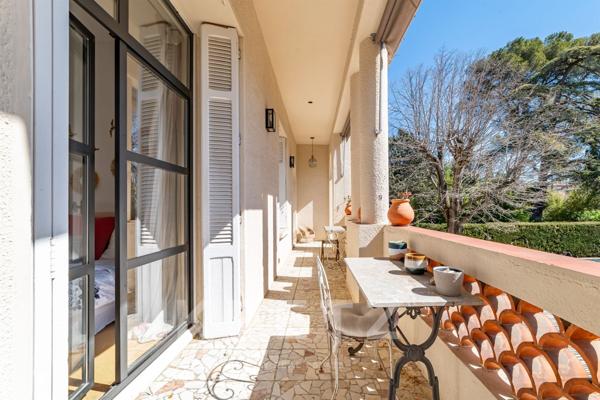 Exclusivité. Aix-en-Provence. Maison de charme rénovée , 5 chambres, piscine, appartement indépendan