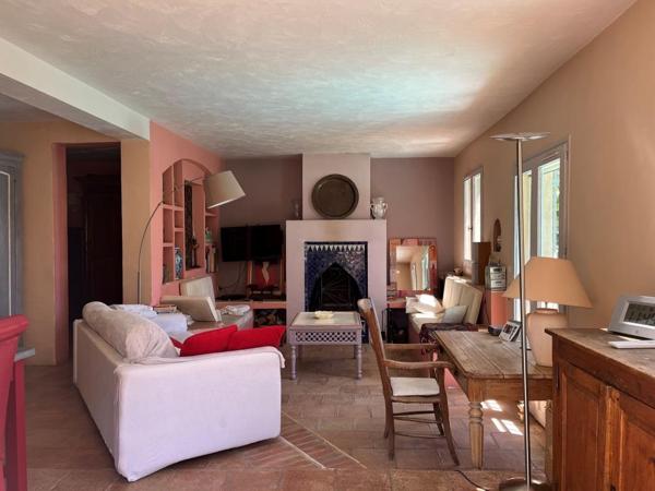 La Garde-Freinet (83680) Maison 5 pièces avec piscine et garage