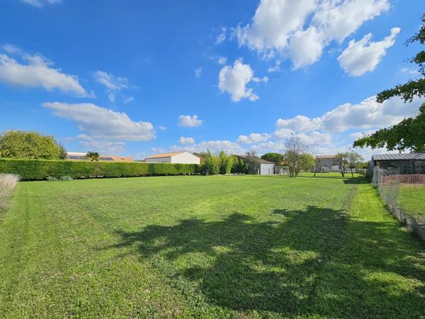 Vente Terrain 1021 m2 à La Grève-sur-Mignon