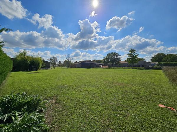 Vente Terrain 1021 m2 à La Grève-sur-Mignon