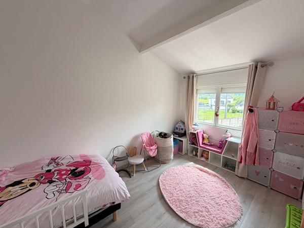 NOAILLES PROCHE MAISON SEJOUR COIN REPAS CUISINE AMENAGEE EQUIPEE SALLE D'EAU CHAMBRES CAVE TOTALE GARAGE JARDINS