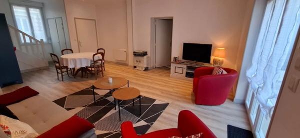 Maison Rénovée à vendre 5 pièces avec Garage, SAINT QUENTIN (02) proximité commerces, écoles et transports