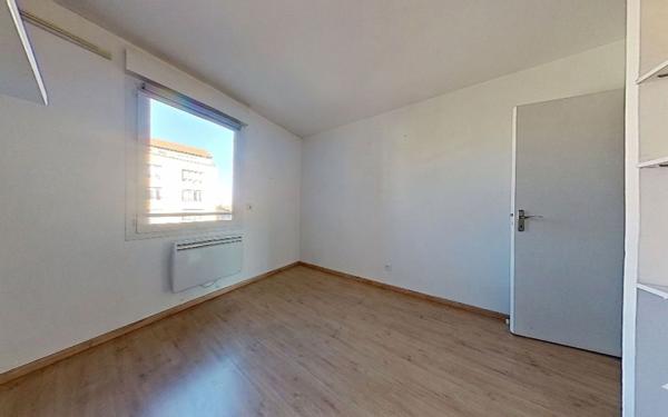 Appartement à vendre    4 pièces • 77,30 m2 Décines-Charpieu