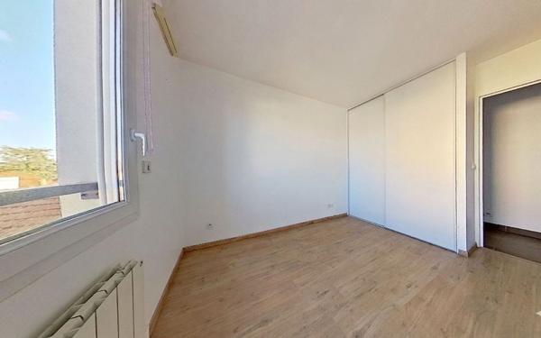 Appartement à vendre    4 pièces • 77,30 m2 Décines-Charpieu