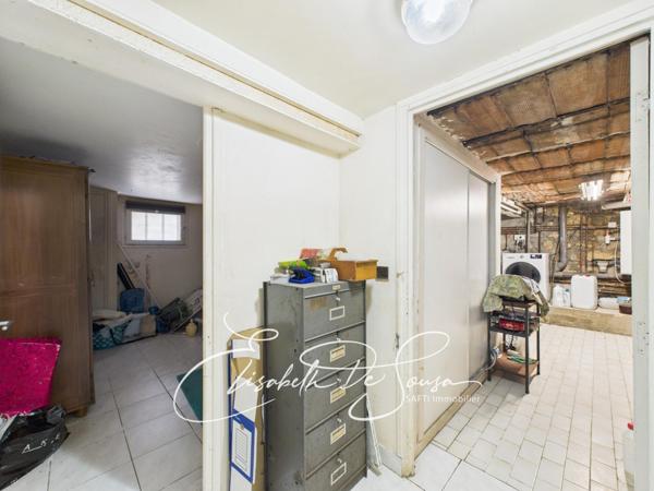 Maison familiale avec dépendance à deux pas du centre