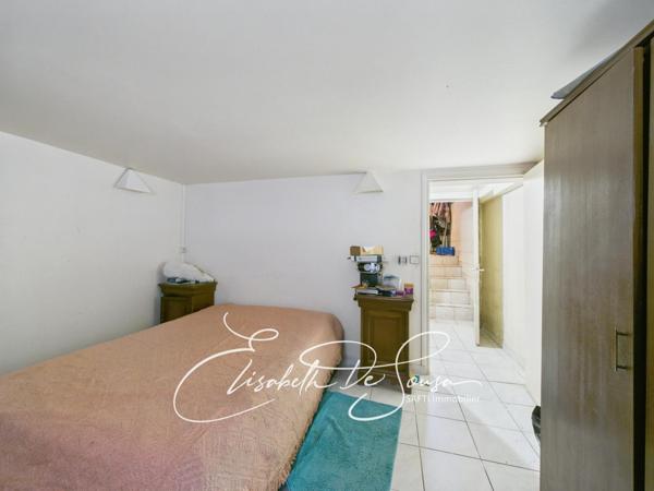 Maison familiale avec dépendance à deux pas du centre