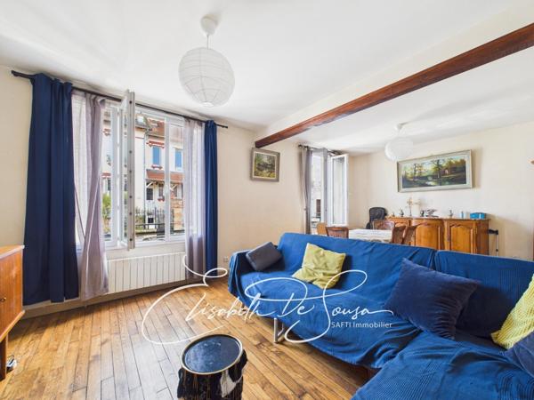 Maison familiale avec dépendance à deux pas du centre