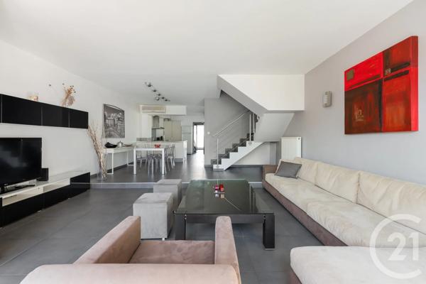 Appartement F5 à vendre  5 pièces - 115,94 m 2   LE GRAU DU ROI  - 30