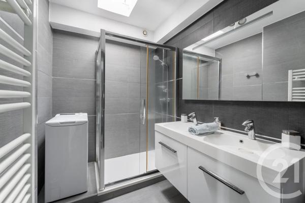 Appartement F5 à vendre  5 pièces - 115,94 m 2   LE GRAU DU ROI  - 30