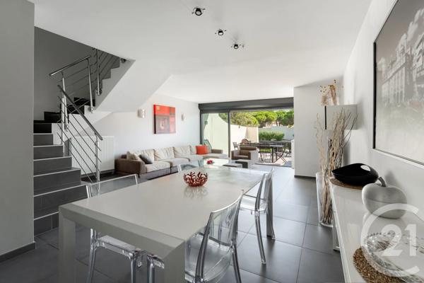 Appartement F5 à vendre  5 pièces - 115,94 m 2   LE GRAU DU ROI  - 30