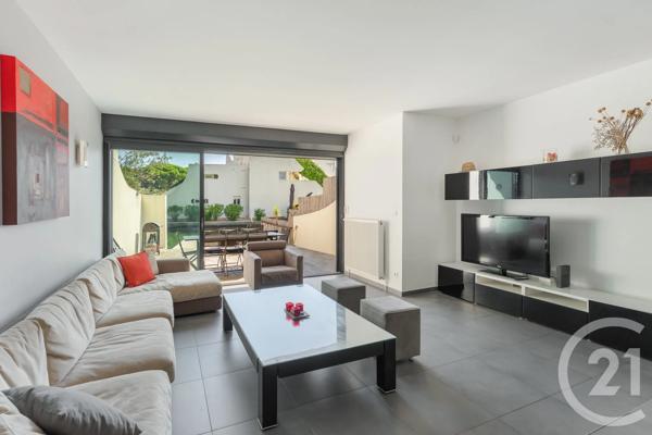 Appartement F5 à vendre  5 pièces - 115,94 m 2   LE GRAU DU ROI  - 30