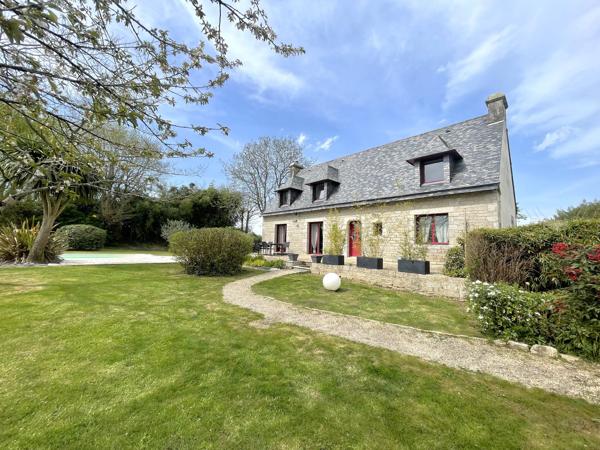 Maison de charme avec piscine et grand jardin au calme
