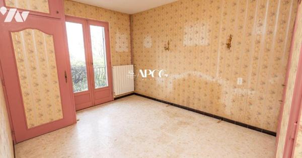 VILLA AVEC VUE DEGAGEE GARAGE ET TERRAIN A VENDRE -  NYONS