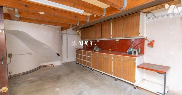VILLA AVEC VUE DEGAGEE GARAGE ET TERRAIN A VENDRE -  NYONS